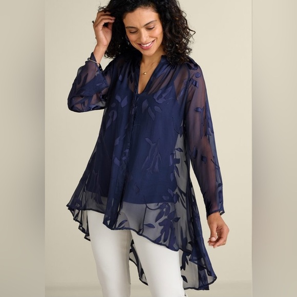 Silk Convertible Shirt. Hi-lo super light and silky. NWT. Size L. Black - Picture 8 of 10